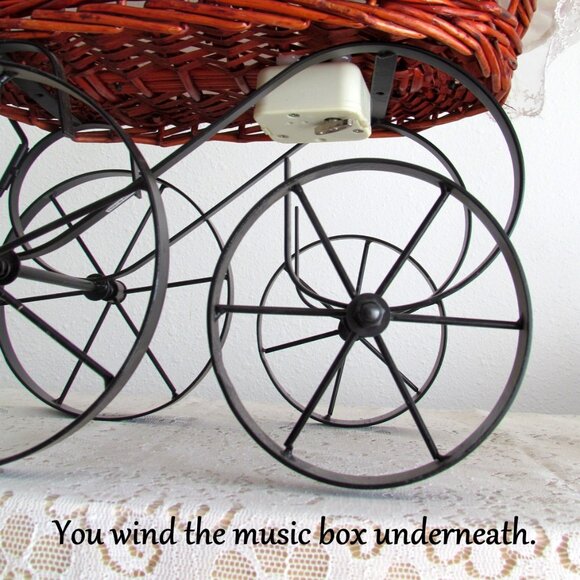 BABY DOLL BUGGY, MUSICAL VINTAGE IRON WHEELED CARRIAGE, LACY BEDLINENS in BASKET - Picture 4 of 7
